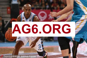 詹姆斯谈肘部受伤未获吹罚：裁判总说边缘犯规，我都听腻了